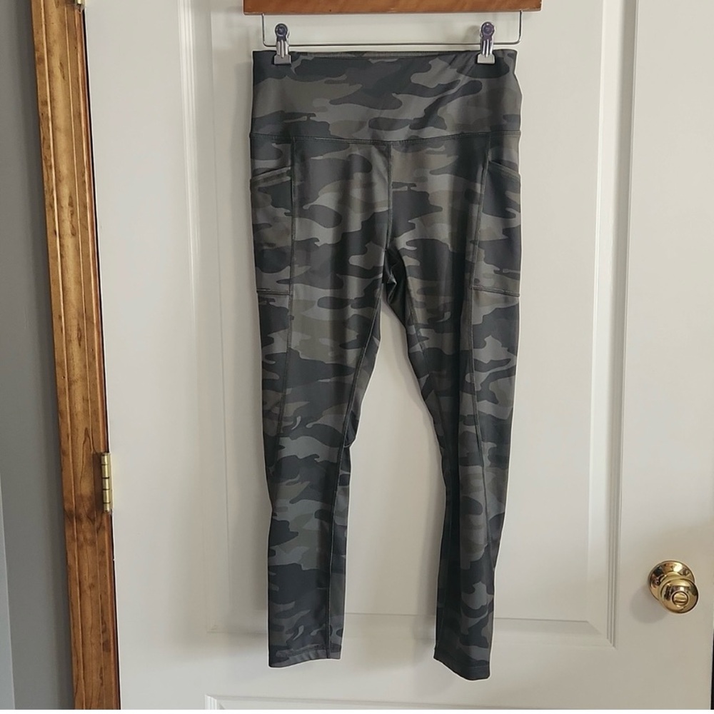 Women’s Camo Leggings